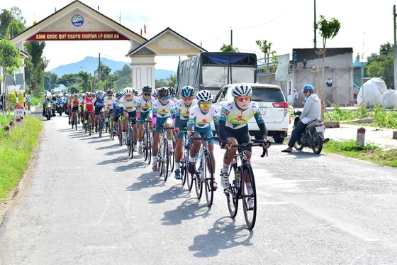 Nguyễn Thị Thật giành thêm Áo vàng sau chặng 2 giải xe đạp nữ An Giang 2020 ảnh 1