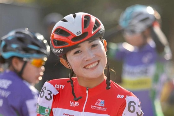 Các cô gái Tập đoàn Lộc Trời giành chiến thắng đi vào lịch sử xe đạp Việt Nam ảnh 1