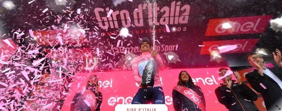 Giải xe đạp Giro d’Italia không loại đội đua vì Covid-19 như Tour de France ảnh 1