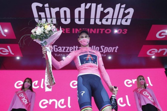 'Thần gió' Filippo Ganna chạy trung bình 60km/giờ thắng chặng 1 Giro d’Italia ảnh 1