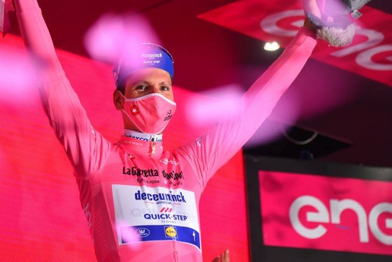 “Thần gió” Filippo Ganna vẫn là Vua cá nhân tính giờ giải xe đạp Giro d’Italia ảnh 3