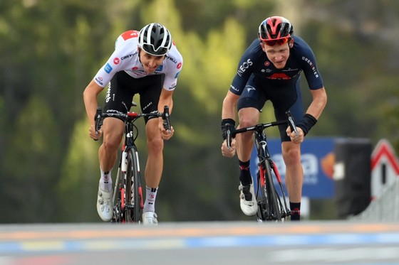 Joao Almeida “trắng tay”, đánh mất Áo hồng sau chặng 18 giải xe đạp Giro d’Italia ảnh 2