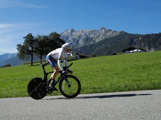 Lật đổ Hindley vào giờ chót, Geoghegan Hart mặc Áo hồng chung cuộc giải xe đạp Giro d’Italia ảnh 1