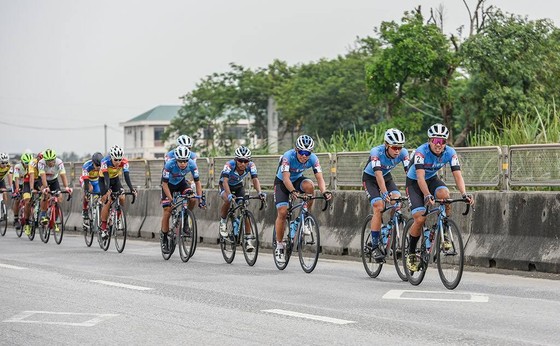 Trần Tuấn Kiệt đánh bại Lê Nguyệt Minh thắng chặng 4 lấy Áo trắng giải xe đạp VTV Cúp ảnh 2