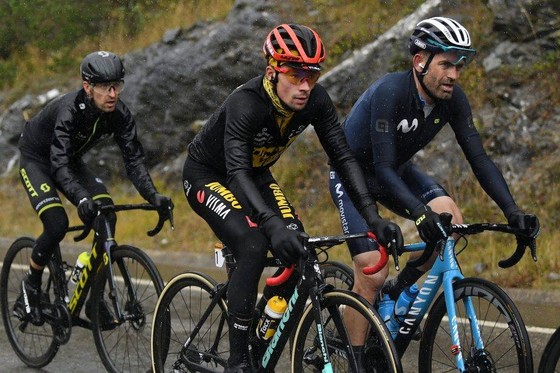 Giải xe đạp Vuelta a Espana vẫn tiếp diễn dù Tây Ban Nha ban hành giới nghiêm vì Covid-19 ảnh 1