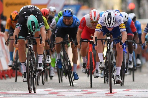 Primoz Roglic bảo vệ Áo đỏ, Áo xanh đi vào lịch sử 85 năm giải xe đạp Vuelta a Espana ảnh 1