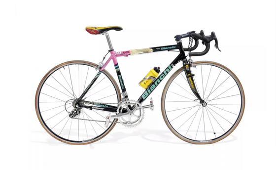 Những kỷ vật vô giá từ một thời bi tráng của tay đua Marco Pantani ảnh 2