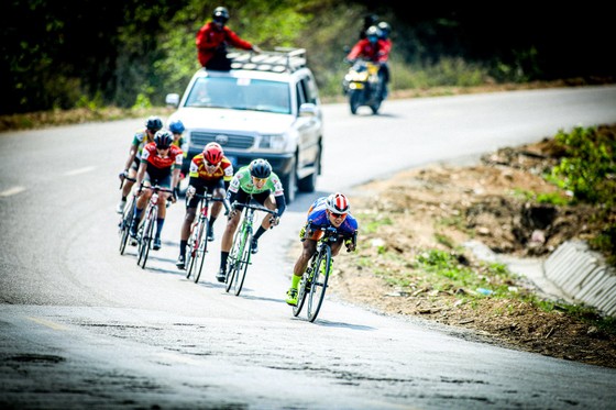 Các tay đua Việt không ủng hộ UCI cấm sử dụng kỹ thuật “Super-tuck” ảnh 2