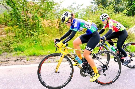 Các cô gái Tập đoàn Lộc Trời thắng lớn giải xe đạp nữ Bình Dương – Biwase Cup 2021 ảnh 2