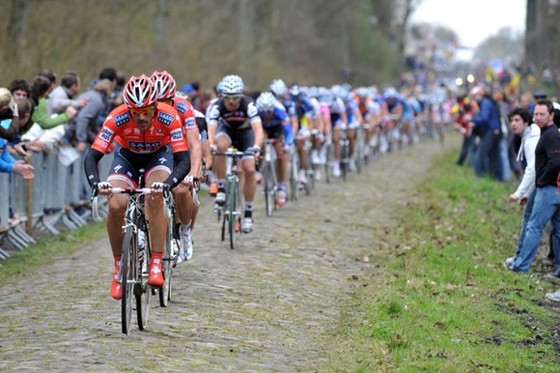 Đường đua huyền thoại Paris-Roubaix sẽ trở lại vào tháng 10 ảnh 2
