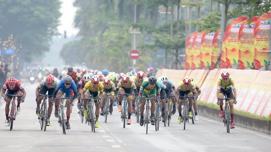 Chặng 4 Giải xe đạp Cúp Truyền hình: Nguyễn Tấn Hoài qua mặt Lê Nguyệt Minh để giành cú đúp ảnh 3