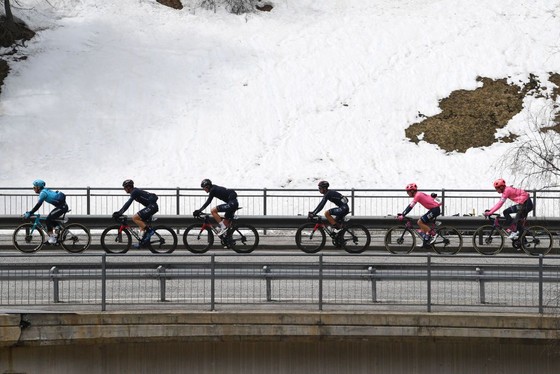 Gianni Moscon thắng chặng đầu giải đua lạnh giá Tour of Alps 2021 ảnh 1