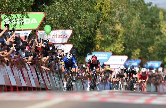 Florian Senechal thắng chặng dài nhất giải xe đạp Vuelta a Espana 2021 ảnh 5