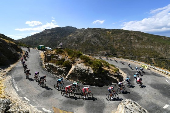 Rafal Majka solo 87km giành chiến thắng ngoạn mục chặng 15 Vuelta a Espana 2021 ảnh 1