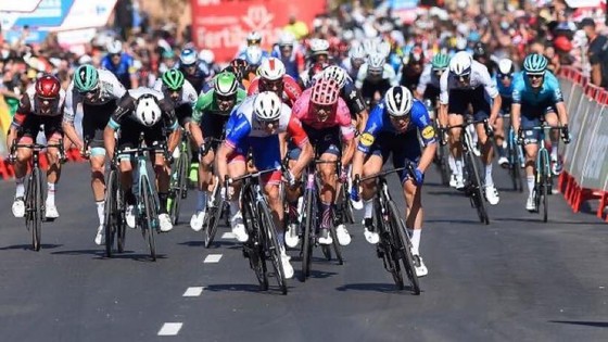 Magnus Cort hoàn tất hat-trick tại giải xe đạp Vuelta a Espana ảnh 5