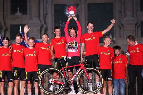 Primoz Roglic lần thứ ba liên tiếp giành áo đỏ chung cuộc giải xe đạp Vuelta a Espana ảnh 3