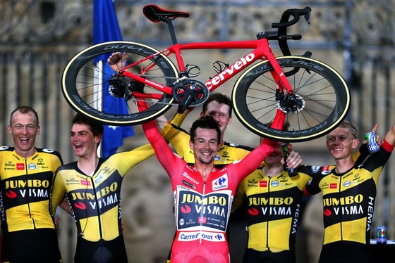 Primoz Roglic đzng thống trị ở giải Vuelta a Espana 