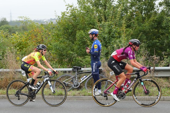 Lorena Wiebes rút thắng chặng 4 Women’s Tour 2021 ảnh 1