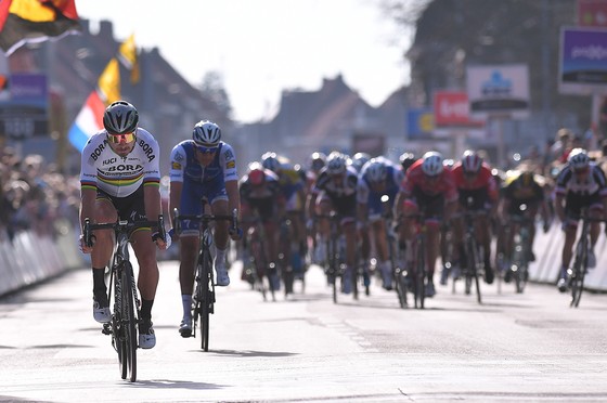 Niki Terpstra chấp nhận “phục vụ” Peter Sagan ảnh 3