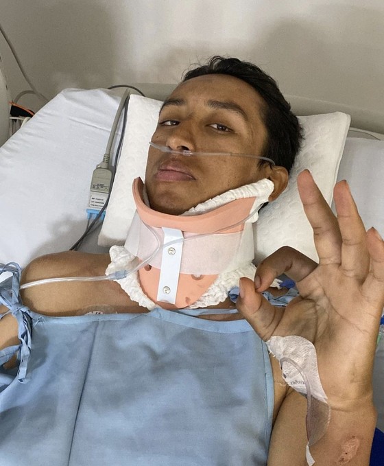 Rivera bị tai nạn nằm chung bệnh viện với đồng đội Egan Bernal ảnh 2