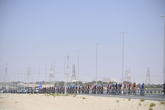 Jasper Philipsen thắng chặng mở màn WorldTour 2022 ảnh 1