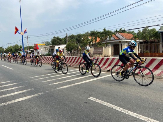 Nguyễn Thị Thật chứng tỏ sức mạnh đánh Áo xanh giải xe đạp nữ Biwase 2022 ảnh 1