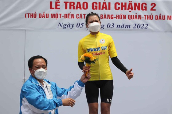 Nguyễn Thị Thật chứng tỏ sức mạnh đánh Áo xanh giải xe đạp nữ Biwase 2022 ảnh 3