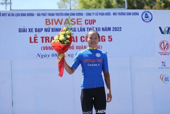 Nguyễn Thị Thật lập hattrick thắng chặng ở giải xe đạp nữ Biwase  ảnh 3