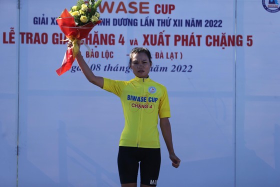 Nguyễn Thị Thật lập hattrick thắng chặng ở giải xe đạp nữ Biwase  ảnh 4