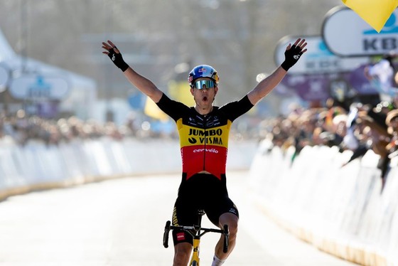Wout Van Aert thất vọng vì dính Covid-19 ngay trước cuộc đua quan trọng Tour of Flanders ảnh 2