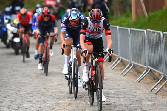 Mathieu van der Poel lần thứ hai chiến thắng Tour of Flanders ảnh 2