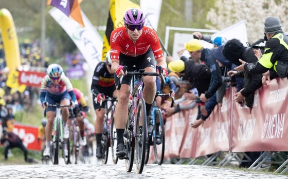 Lotte Kopecky chiến thắng Tour of Flanders 2022 của nữ ảnh 1