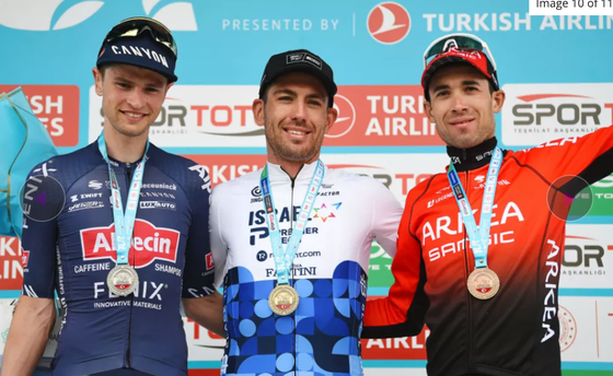 Patrick Bevin xé áo xanh dương Tour of Turkey 2022 ảnh 2