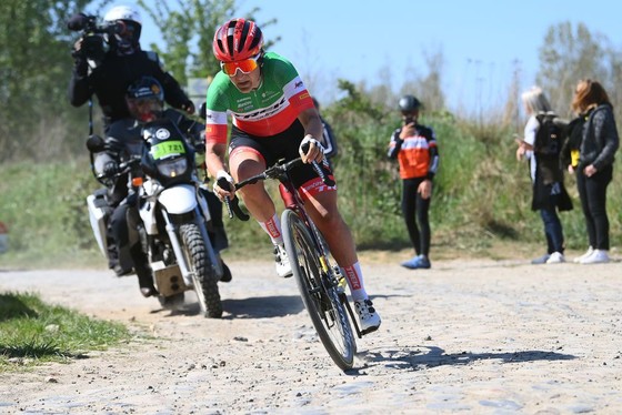 Longo Borghini đi solo chiến thắng cuộc đua xe đạp Paris-Roubaix Femmes ảnh 3