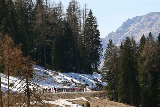 Geoffrey Bouchard có chiến thắng nhớ đời  chặng 1 Tour of the Alps ảnh 1