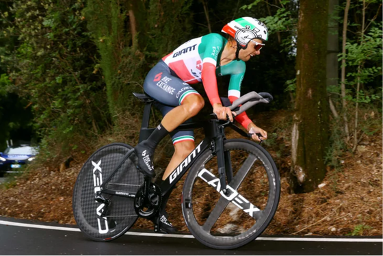 Jai Hindley đi vào lịch sử xe đạp Australia là người đầu tiên đăng quang Giro d’Italia ảnh 1