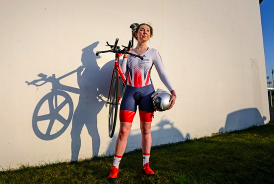 Katie Archibald là tay đua đua xe đạp lòng chảo hàng đầu thế giới