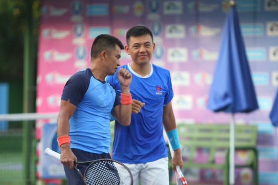 ผู้เล่นรุ่นเยาว์สองคนจากสโมสร Tay Ninh Hai Dang สร้างความประทับใจครั้งแรกในรอบรองชนะเลิศของการแข่งขันเทนนิสมืออาชีพระดับโลกเพื่อคำนวณคะแนน ATP Photo 3