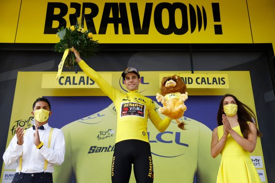 Phá dớp về nhì, Wout van Aert đi solo thắng chặng 4 Tour de France  ảnh 2
