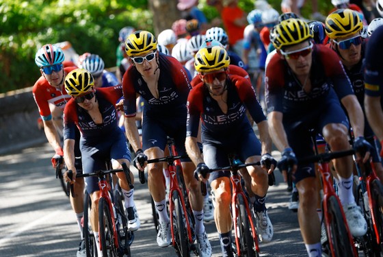 Tadej Pogacar quyết chơi tất tay đòi lại áo vàng Tour de France ảnh 3