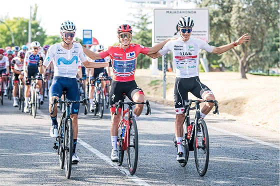 Remco Evenepoel đăng quang Vuelta a Espana 2022  ảnh 1