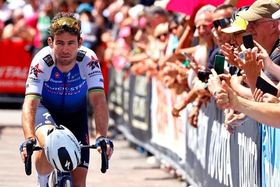 Mark Cavendish trở lại đường đua với tương lai vô định ảnh 2