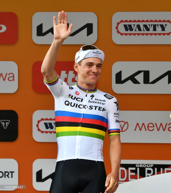 Fabio Jakobsen bác thông tin “nội chiến” với Remco Evenepoel ảnh 1