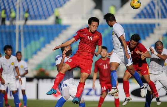 Cuộc so tài gần đây giữa Việt Nam và Malaysia ở AFF Cup 2016 (ảnh: DŨNG PHƯƠNG)
