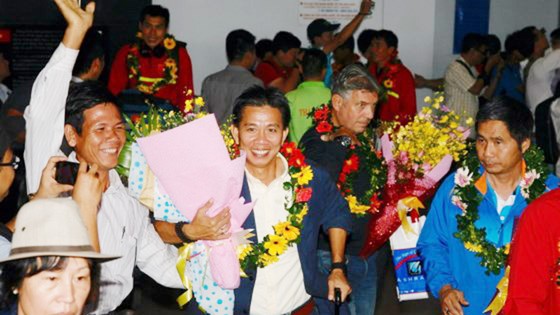 HLV Hoàng Anh Tuấn nổi lên sau thành công cùng đội tuyển U19 Việt Nam (ảnh: DŨNG PHƯƠNG)