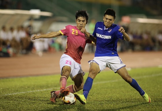 Trực tiếp vòng 18 Toyota V-League 2017: Long An bất ngờ dẫn bàn tại Pleiku ảnh 1