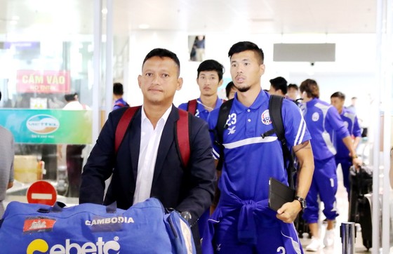 Đội tuyển Campuchia tại sân bay Nội Bài
