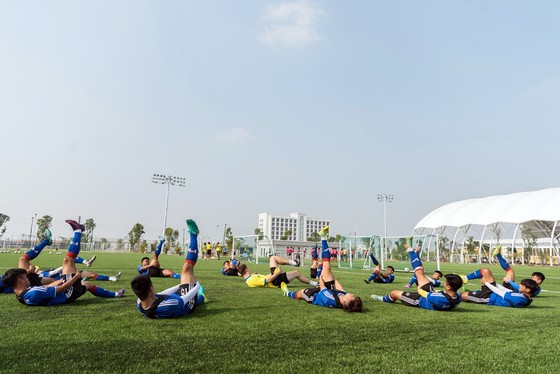 Vingroup khánh thành Trung tâm đào tạo bóng đá hàng đầu Đông Nam Á ảnh 2