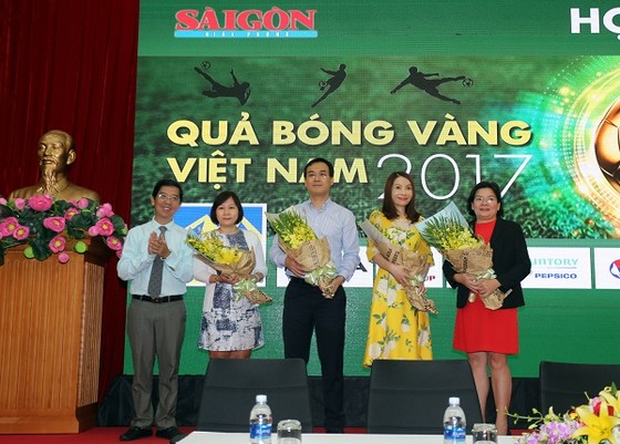 Hấp dẫn cuộc đua bầu chọn Quả bóng vàng Việt Nam 2017 ảnh 1