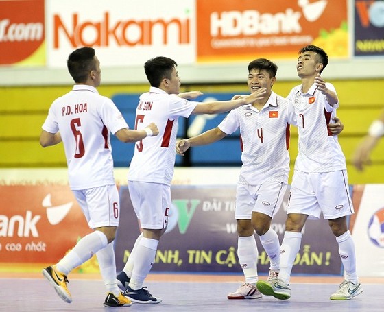ĐT Futsal Việt Nam giữ hạng trong tốp 5 châu Á. Ảnh: BẠCH DƯƠNG
